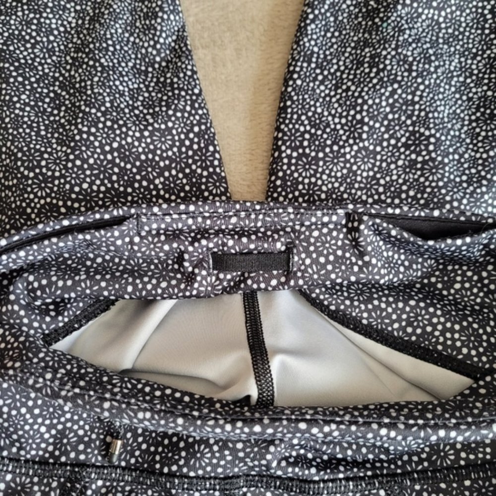 Lululemon Pace Rival Crop Freckle Flower Black White/Black size 4 - Picture 15 of 15